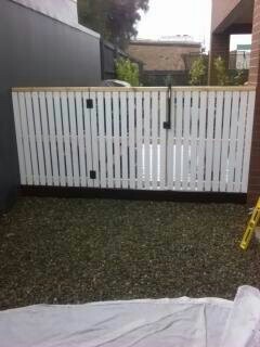 Self closing gate and fence 